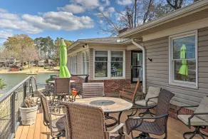 Quiet Lakefront Retreat w/ Boat Ramp & 2 Docks - Interior