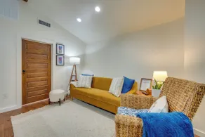Close to Lake Martin! Secluded Couples Yurt - Interiør