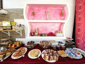 B&B Le Onde Del Mare - Frühstücksbuffet
