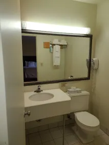 Budget Inn - Farmington - Salle de bain