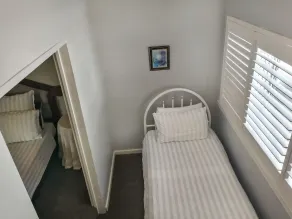 Airport B&B - Room