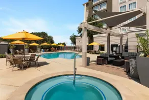 La Quinta by Wyndham Arlington North 6 Flags Dr - Piscine