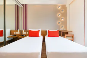 Lemon Tree Hotel, Kalina BKC, Mumbai - Room