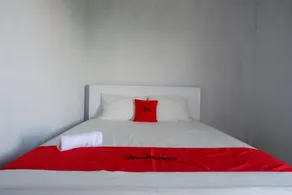 RedDoorz near Lokawisata Baturaden 2 - Room