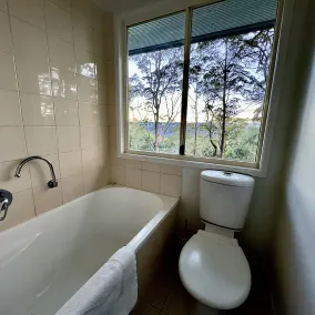 Heaven in the Hills Retreat - Bathroom