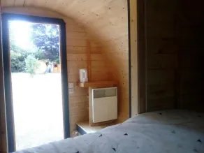LES TONNEAUX DE L'EURE LOGEMENT INSOLITE - Habitación