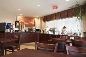 Days Inn & Suites by Wyndham Langley - Restaurant