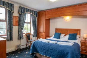 The Shurland Hotel - Room