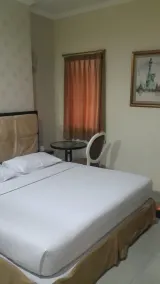 Hotel California - Room