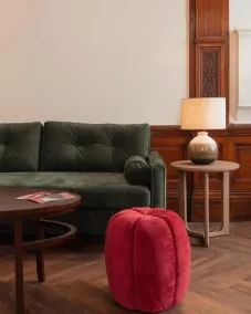Tune Hotel Liverpool - Lobby sitting area
