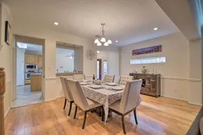 2,500 Sq Ft Townhome - Walk to Central River Oaks! - Intérieur