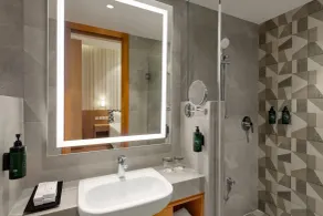 Ramada Encore by Wyndham Lucknow Airport - Bathroom