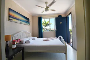CALI Backpackers - Room