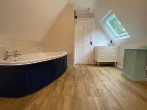 Watermill Cottages - 18th Century converted Mill 10 mins from beach - Bathroom
