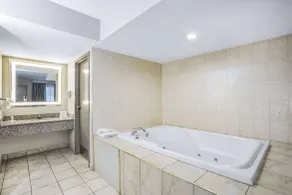 Days Inn by Wyndham N Orlando/Casselberry - Salle de bain