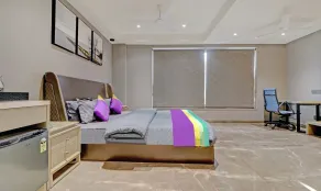 KRYC Luxury Living near Indraprastha Apollo Hospital - Room