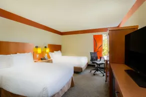Spark by Hilton Charlotte Airport North - Room