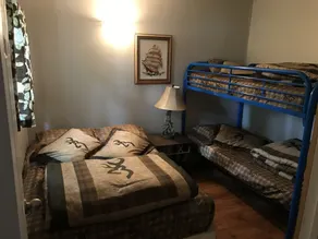 Longmuir's Hidden Cove Cottage Resort - Værelse