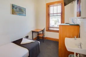 The Cambridge Hotel & Backpackers - Chambre
