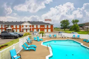 Les Suites de Laviolette, an Ascend Collection Hotel - Piscine