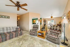 Lakefront Chiloquin Home w/ Scenic Deck! - Interiør