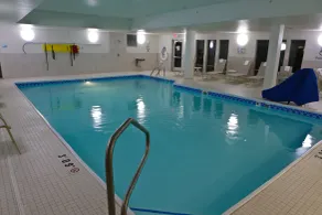 Holiday Inn Express & Suites Monroe by IHG - Piscine