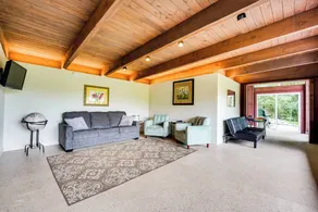 Fire Pits & Grill: Lakefront Jackson Home - Innvendig