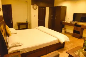 Royal Palms Luxury Service Apartment - Room