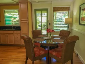 Hale KupuKupu - In-room dining