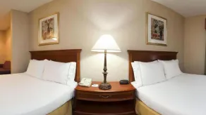 Holiday Inn Express Hotel & Suites Woodhaven by IHG - Room
