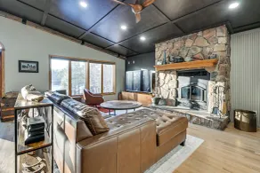 Lake Arbutus Retreat w/ Hot Tub & Game Room - Innenbereich