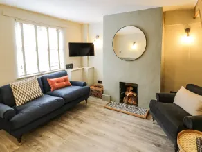 5 Bull Street - Interior