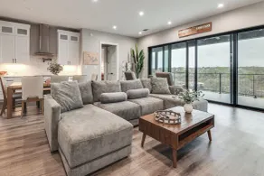 Hot Tub, Lake View! Lakefront Marble Falls Home - Innvendig