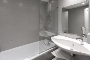 Aparthotel Adagio Nice Promenade des Anglais - Bathroom