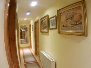 Clifton Cottage - Hall