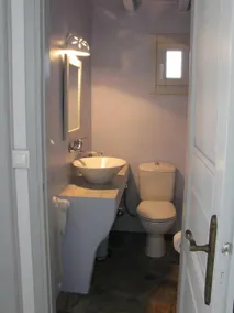 Vega Apartments - Bathroom