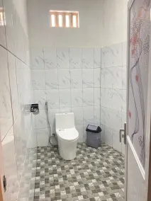 Fi Hostel Kuta Lombok - Bathroom