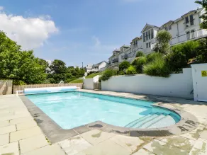 2 Garden Apartment - Piscina