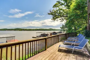 Lakefront Ozarks Home: Tiki Bar, Pool, Deck, Views - Interiør