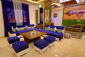 The Hideout Agra Garden Homestay - 11 minutes to Taj - Lobby sitting area