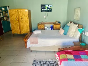 Suzies Huis Restaurant Bed and Breakfast - Room