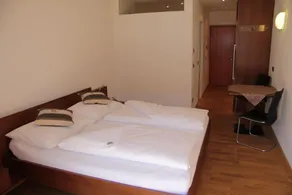 Garni - Hotel Am Burghuegel - Værelse