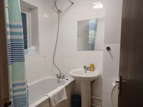Fieldfare Green-Huku Kwetu Luton & Dunstable Spacious 4 Bedroom Detached House - Salle de bain