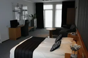 Hotel & Appartementen Royal - Quarto