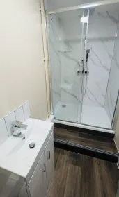 The Fighting Cocks  - Baño