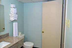 Motel 6-Shartlesville, PA - Bathroom
