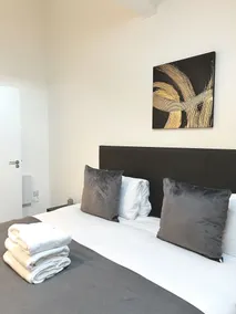 Ascot House Apartments - Room