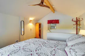 Lakefront Snohomish Cottage w/ Private Dock! - Interior