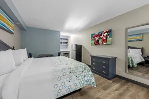 HomeTowne Studios by Red Roof Athens, TN - Chambre