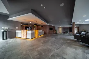 EE Hotel - Hall